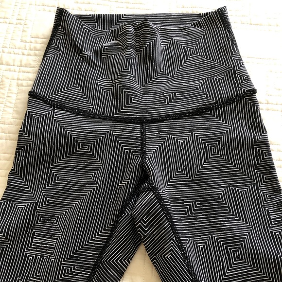 Sold! Lululemon pants. Size 2. - Picture 1 of 4